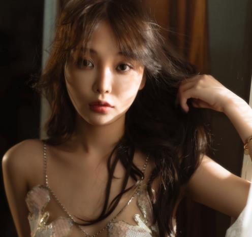 Twitter高端摄影师《玫瑰娅幺幺茶》作品集