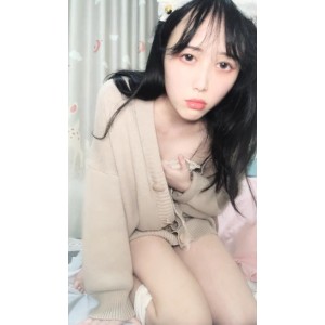 社交软件-纯欲系学妹半脱下自玩