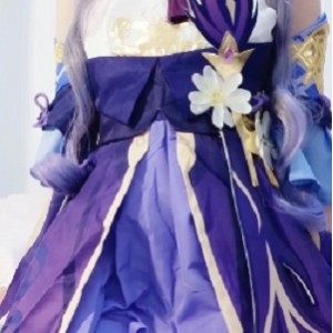 哗哩哗哩-萌白COS刻晴白露出