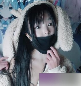 自拍图片的露脸秋秋酱，百度顽皮的莉