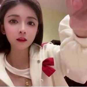 抖音网红美女狗头妹子分享最新散播视频