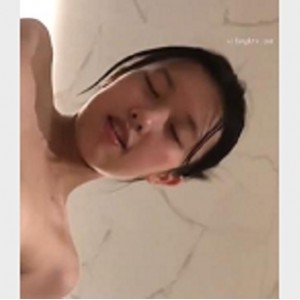 楼梯女孩：清纯学生妹高清版自拍视频，三维拍摄，男友合作，无圣光，大三学妹，25分钟，6V-1.8G