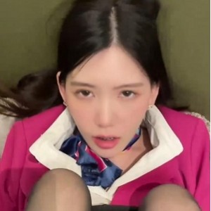 美腿名媛Chloe霏霏最新合集2V625M，年度最佳美腿，钢牙妹自拍！