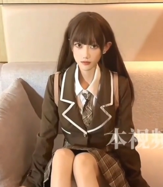 长腿女神小鹿丢了自拍直播合集96.3G，百度ED2K收藏708
