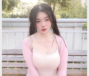 全网超火福利姬合集88V3G，女大学生自曝成长历程，图集500张