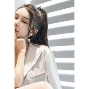转载百度盘百合美女李丽莎潘娇娇最新合集9V2.8G，互磨视频