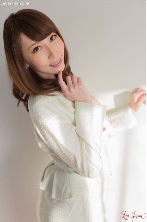 岛国美足达人AyaKisaki最新合集20V30M，足部护理与穿搭展示