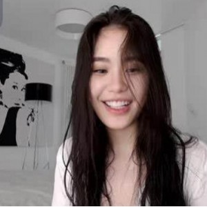 东南亚推人气性感主播LiChang最新合集12V3G，首次公开真实身材数据