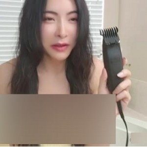 转载百度盘教学谭晓彤最新私拍合集1V742M，黑森林变身技巧