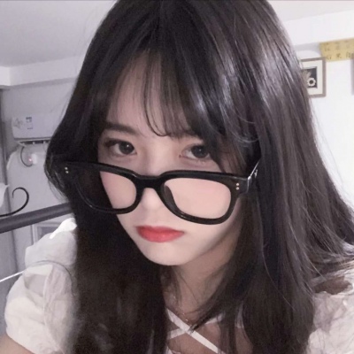 抖音美女眼镜妹妹最新合集37V1.5G，学生装萌型直播穿搭