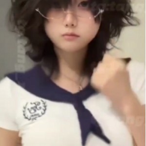 抖音汤面桢子AI热舞17V80M晃花眼