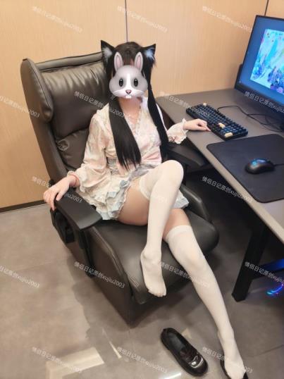 推特浙江JK女友单男三人足艺合集35部5.4G