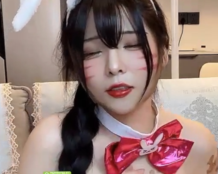 百度可爱夹子sherryniko劲爆视频合集222部230.8G，新增90V