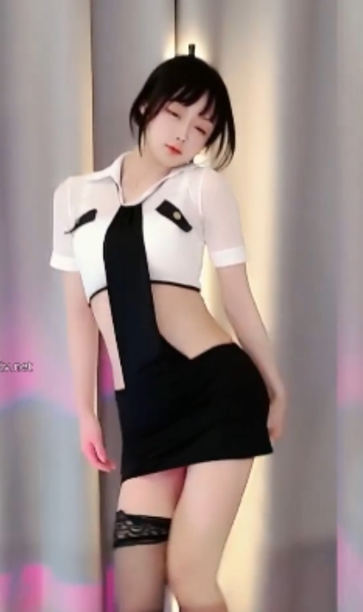 虎牙林小花空档视频合集3V486M清纯展示