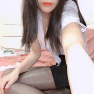 易直播女神哆哆热舞合集16部2.45G太会扭了