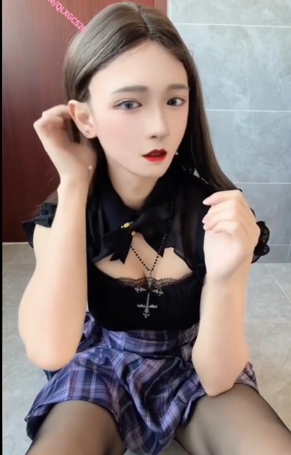 荼靡伪娘推特视频4部2.7G超甜美