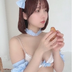 Fantia健健8月神秘合集1.4G梦幻新作