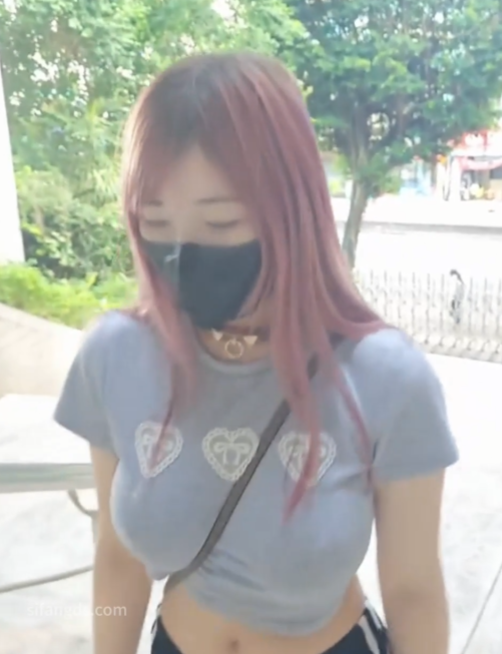 OnlyFans小小Q超火辣害羞展示合集5部6.75G