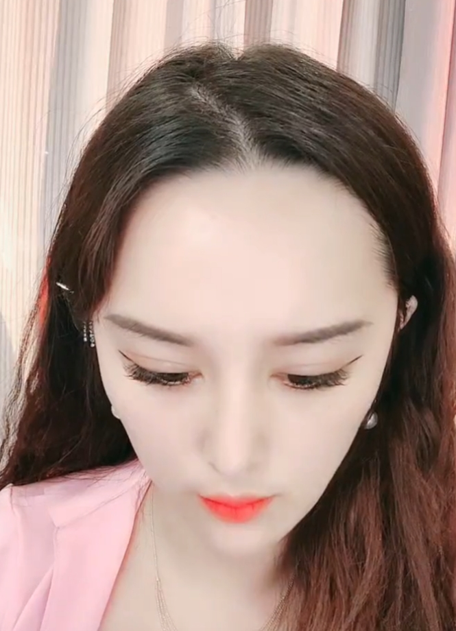 网红笑笑劲爆热舞34v合集25G无敌曲线