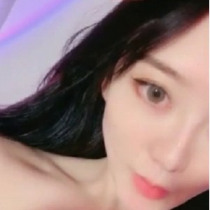 网红黑发女神粉嫩私拍1V1G火辣身段绝了